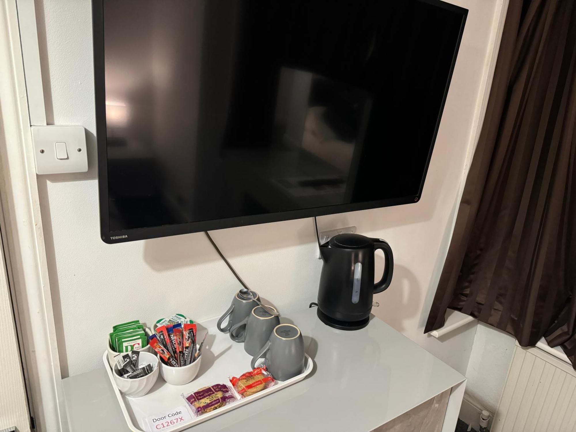 Oakhurst Gatwick B&B ครอว์ลีย์ ภายนอก รูปภาพ