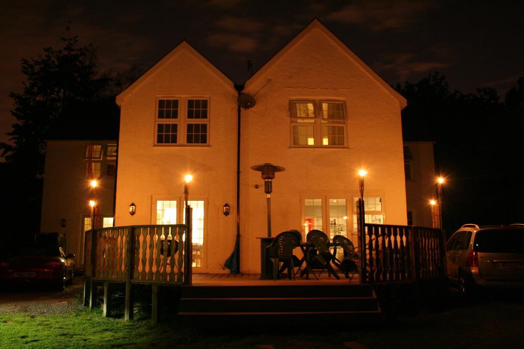 Oakhurst Gatwick B&B ครอว์ลีย์ ภายนอก รูปภาพ